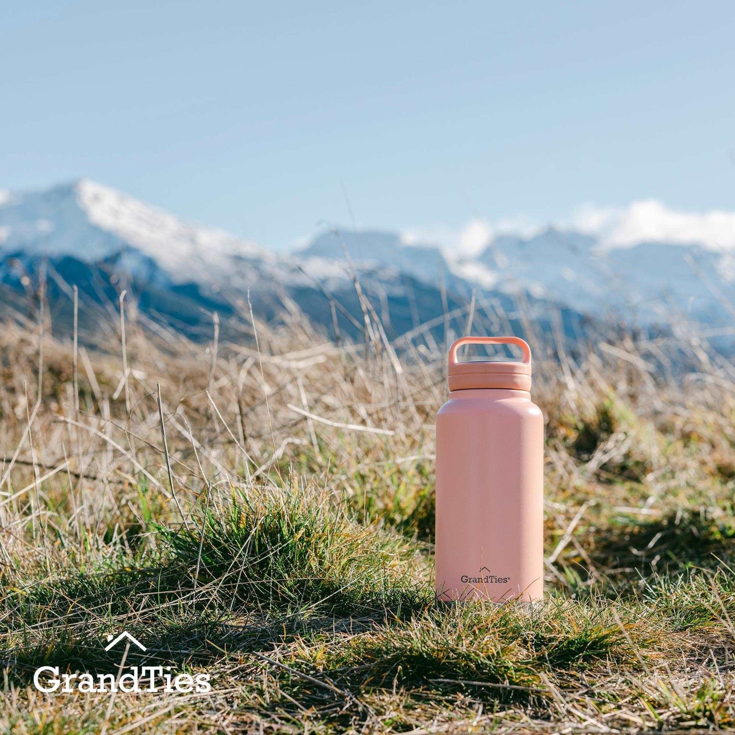 Insulated Travel Water Bottle with Two Stylish Ergonomic Handle Lids 32oz/946ml - Rose Salt - Grandties